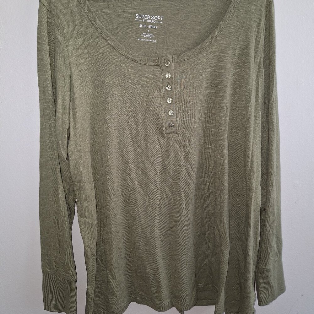 *SOLD* Light Green Long Sleeved Shirt
